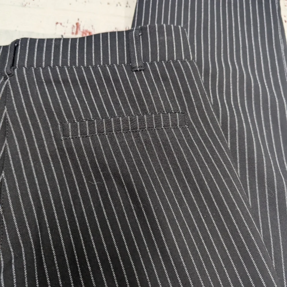 Betabrand straight leg pull on pants - Picture 4 of 6